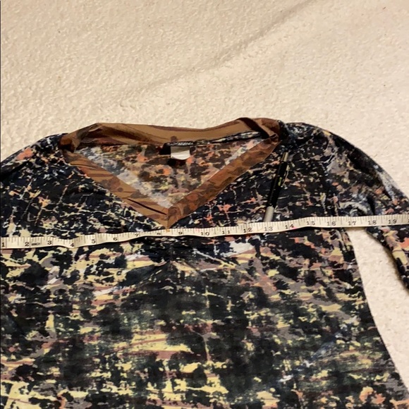 Daytrip Top ?? Size Medium or Large?? - Picture 5 of 6